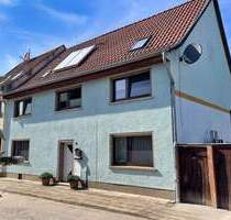 Charmantes Zweifamilienhaus mit Garten, Scheune & viel Platz! - Großrudestedt