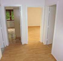 Bitte unsere Fragen beachten !! 2 Zimmer Wohnung im 1.OG mit Balkon in Ahrensburg