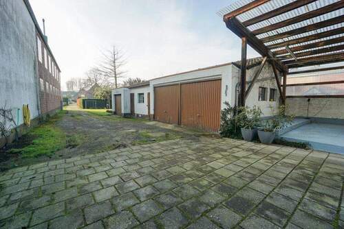 ... und Auffahrt - Reihenmittelhaus mit 216,00 m&sup2; in Kerken zum Kaufen