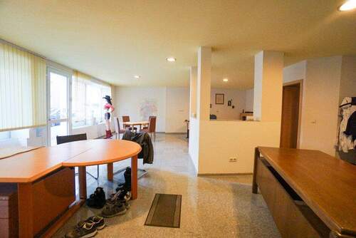 ... mit großem Schaufenster - 