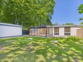 Frontansicht mit Garage - 1 Zimmer Bungalow zur Miete in Hamburg