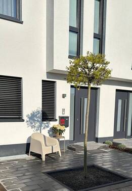 Strassenansicht - Doppelhaushälfte mit 157,00 m&sup2; in Neuss zur Miete