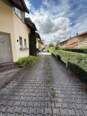 Zufahrt zum Haus - 