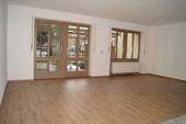 Beispiel - Wohnzimmer - Doppelhaushälfte mit 125,10 m² in Unterdietfurt zum Kaufen