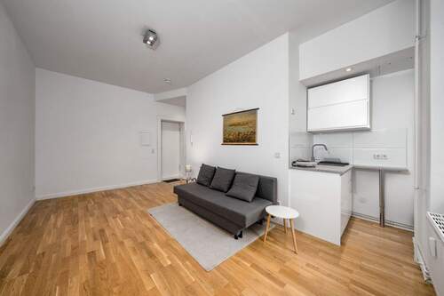 3 - 1 Zimmer Etagenwohnung in Berlin