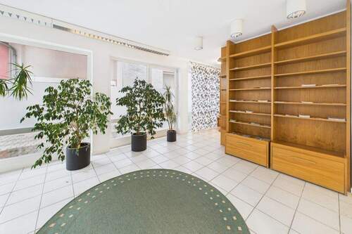 Gewerbefläche im EG - Mehrfamilienhaus, Wohnhaus mit 259,10 m² in Schweich zum Kaufen