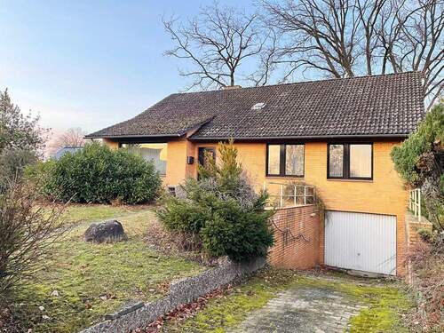 Haus und Garage - 4 Zimmer Einfamilienhaus in Adendorf