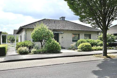 Hausansicht - Schickes sehr gepflegtes Einfamilienhaus Bungalowstil Garage in Nottuln provisionsfrei zu verkaufen