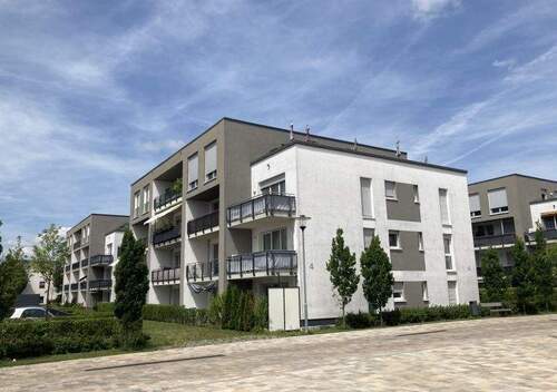 Lavendelweg 2+4 - Seitenansicht - 2 Zimmer Etagenwohnung zur Miete in Kelsterbach