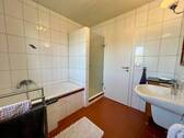 Badewanne und Dusche - 