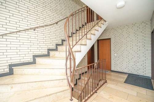 Treppenhaus - 2 Zimmer Etagenwohnung zum Kaufen in Bad Zwischenahn