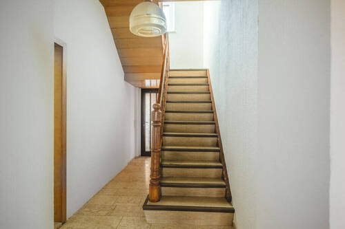 Treppenhaus EG - Einfamilienhaus mit 197,00 m&sup2; in Würselen zum Kaufen