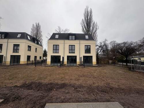 Reihenhäuser mit Garten - 4 Zimmer Reihenmittelhaus in Berlin