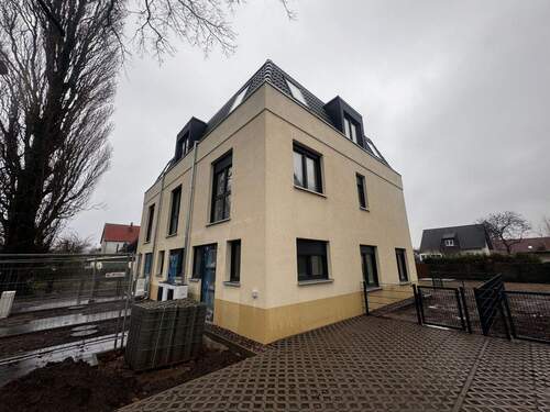 Reihenendhaus mit Stellplatz - Reihenmittelhaus mit 102,20 m² in Berlin zur Miete