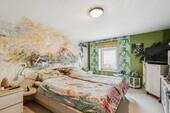 Großzügiges Schlafzimmer mit Tageslicht - 
