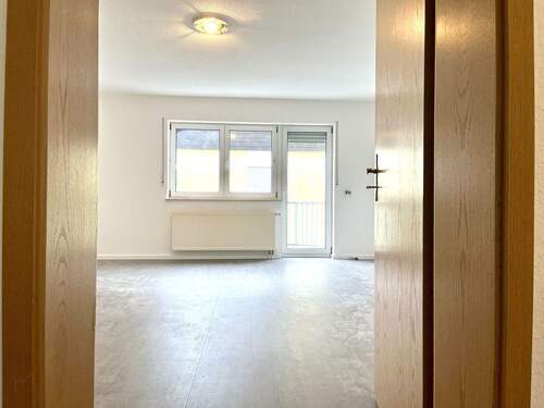 Wohnzimmer - 3 Zimmer Etagenwohnung zur Miete in Lörzweiler