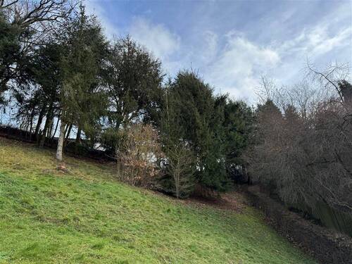 hanglagige Außenfläche - 