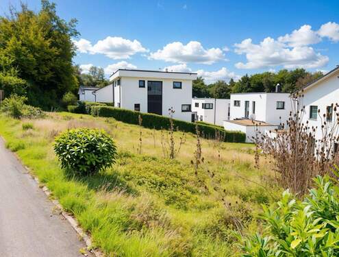 Grundstück links - (KI generiert) - 