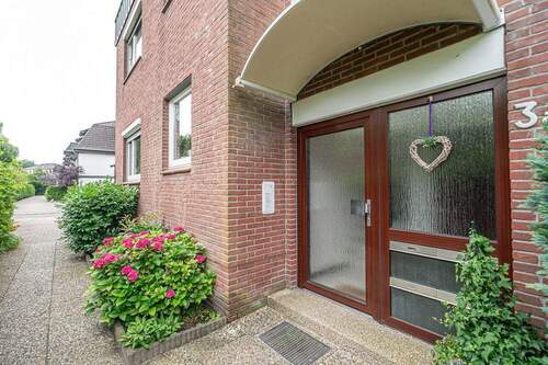 Eingang (Archivbild) - Etagenwohnung mit 98,70 m&sup2; in Bad Zwischenahn zum Kaufen