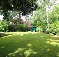 Großes Ein- oder Zweifamilienhaus in Hamburg-Rissen - großes Baufenster + zwei Vollgeschosse