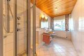 Badezimmer im DG - 