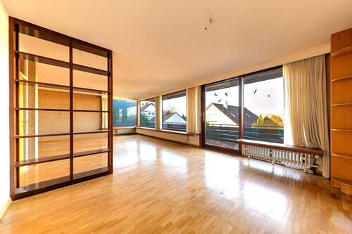 Wohnzimmer - 6 Zimmer Einfamilienhaus in Herrenberg