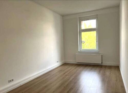 Schlafzimmer - 3 Zimmer Etagenwohnung zur Miete in Magdeburg
