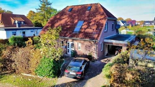 Aussenansicht - Familienidyll mit Herz - Wohnen in ruhiger Lage mit viel Platz zum Leben