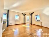 Wohnzimmer - Dachgeschosswohnung - 438,00&nbsp;EUR Kaltmiete, ca.&nbsp; 72,90&nbsp;m&sup2;&nbsp;Wohnfl&auml;che