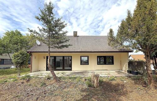 Seitliche Ansicht - 7 Zimmer Einfamilienhaus in Gräfenberg