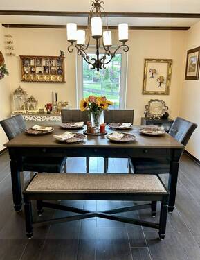 06 Dinning Room.jpeg - 