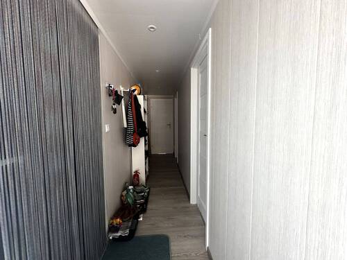 Flur mit Deckenspots - 