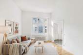 Wohnzimmer (KI generiert) - 2 Zimmer Etagenwohnung zum Kaufen in Berlin