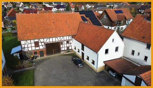 Blick auf die nebengebäude - Mehrfamilienhaus, Wohnhaus mit 200,00 m&sup2; in Alsfeld zum Kaufen