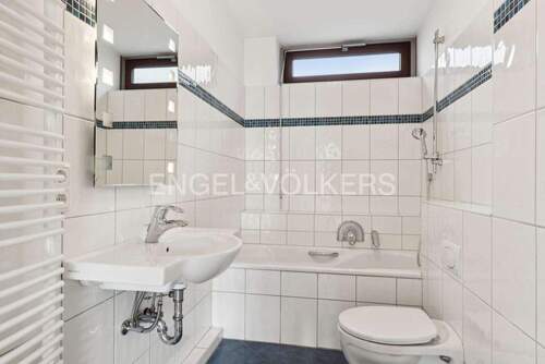 Wannenbad im Obergeschoss - 