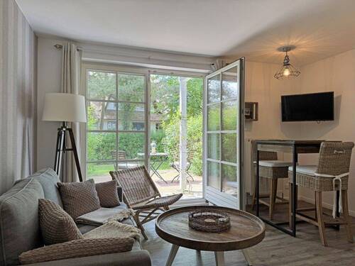 Wohn-Essbereich mit Terrasse - Ferienwohnung, gleich hinterm Ostseedeich