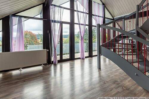 große Fensterfront mit Ausblick - 