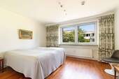 Schönes, großes Schlafzimmer .jpg - 