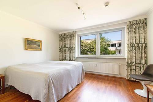 Schönes, großes Schlafzimmer .jpg - 