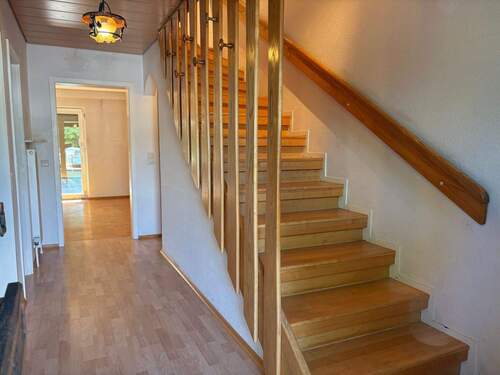 Eingangsbereich - 4 Zimmer Reihenendhaus in Reutlingen