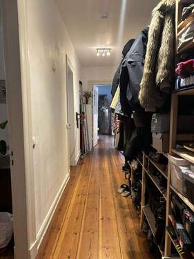 Flur, Blick Richtung Küche - 