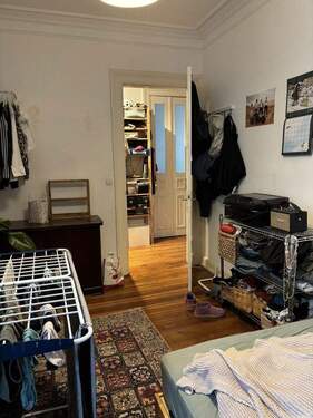 Mittleres Zimmer zum Hinterhof - 