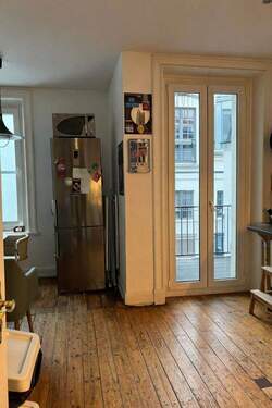 Wohnküche, Blick aus Flur - 4 Zimmer Etagenwohnung in Hamburg