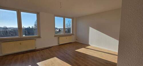 Wohnzimmer - 2 Zimmer Etagenwohnung in Burgstädt