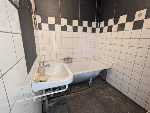 Badezimmer - Etagenwohnung mit 87,00 m&sup2; in Emden zum Kaufen