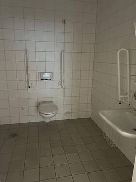behinderten WC im EG - 