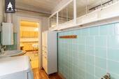 Bad mit Dusche - 
