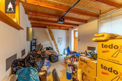 Garage - 