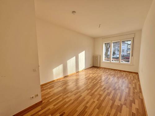 Wohn- und Essbereich - 2 Zimmer Etagenwohnung zum Kaufen in Berlin