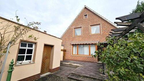 EFH mit Nebengebäude - 0 % Käuferprovision! EFH mit unendlich viel Platz + Nebengebäude auf großem Gartengrundstück !